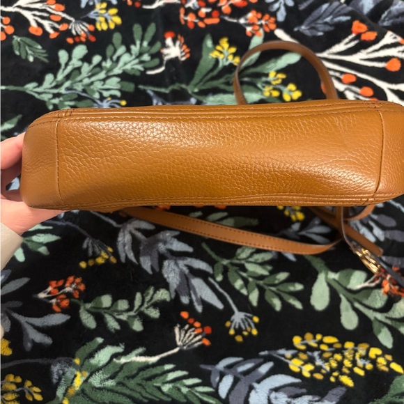 Michael Kors Tan Leather Shoulder Bag - Picture 12 of 14